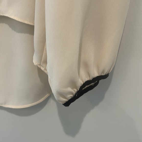 Venus Cream with Stappy Black Trim Embellished Gold open back Blouse Size M - Picture 4 of 5